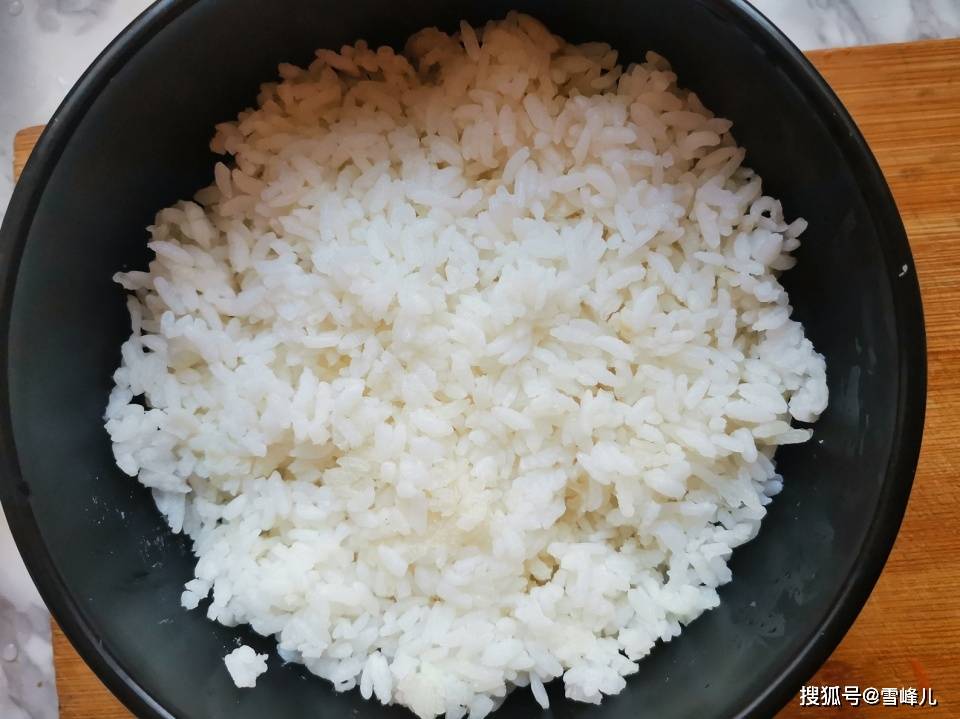 米饭怎么做早餐好吃又简单 67b818c1a04749b295e585c474a9a418.jpeg