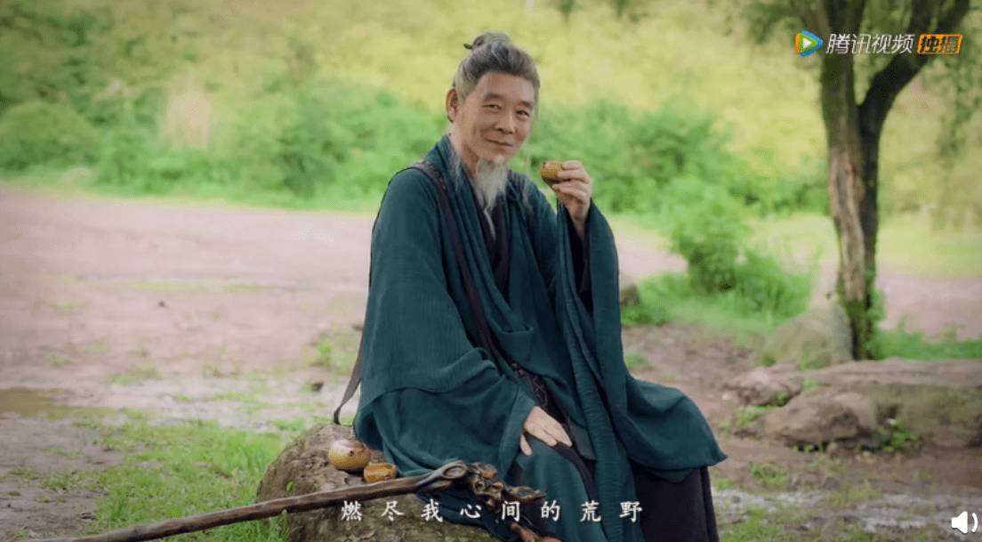 《长歌行》:弥弥古丽狠心毒杀长歌,长歌咳血昏迷,被神秘人带走