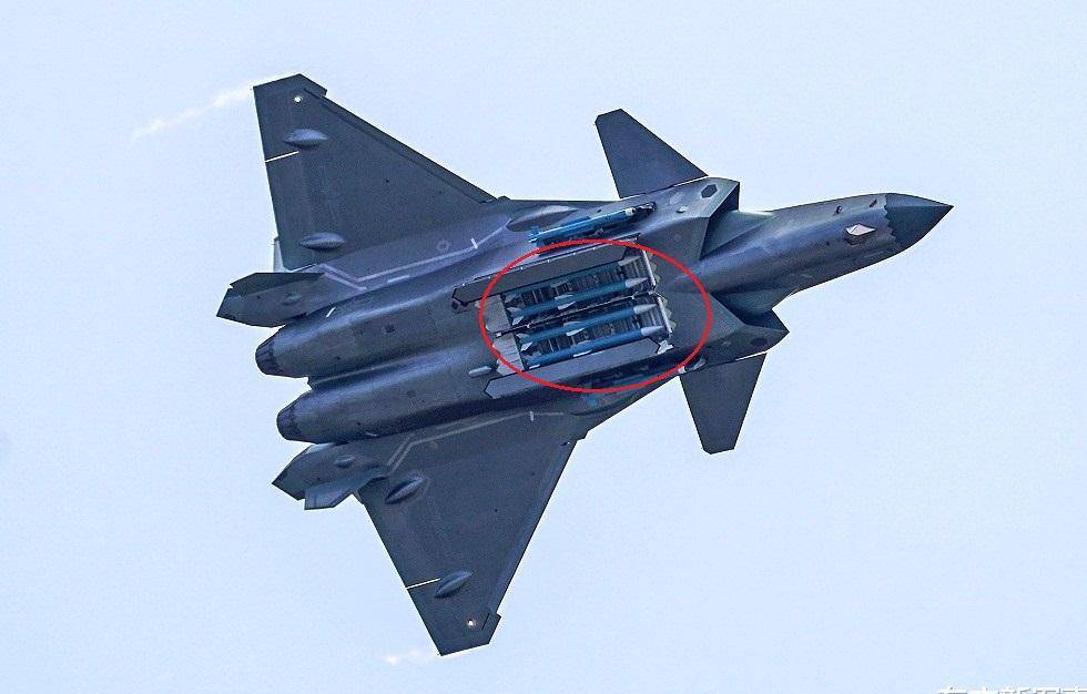 歼-20的内埋式弹舱设计有多难?真相在这里_手机搜狐网