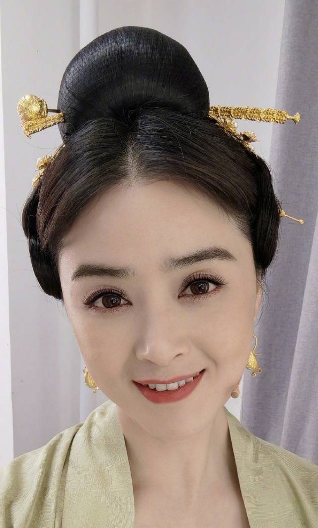爷青回蒋欣时隔6年再扮古装有华妃那味了