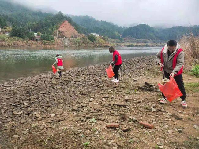清理河道垃圾范文赞！改进生态水域处境将笑发展河流整理整顿专项行径(4)