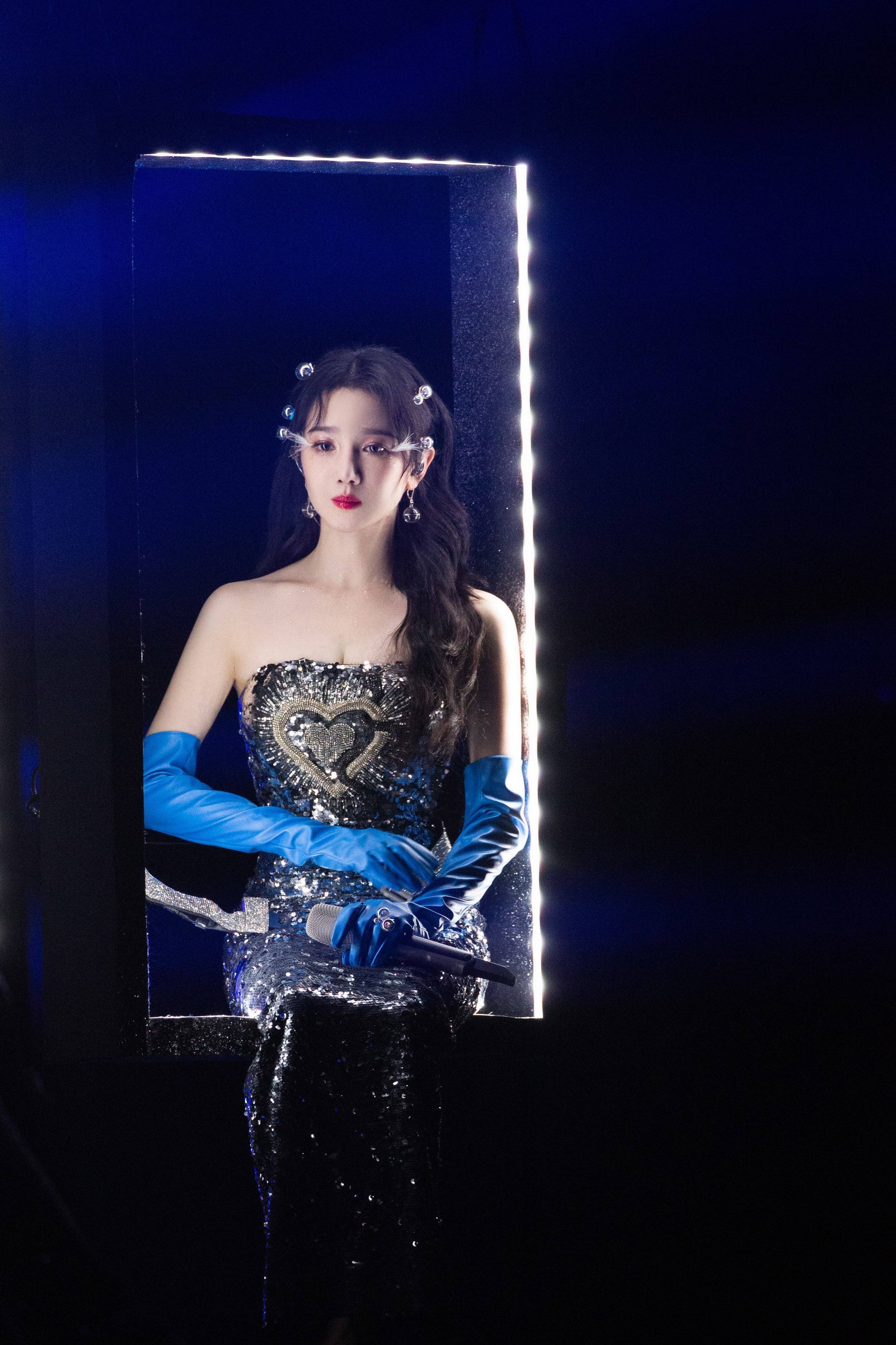 《姐姐2》总决赛造型曝光 那英周笔畅组风格多变