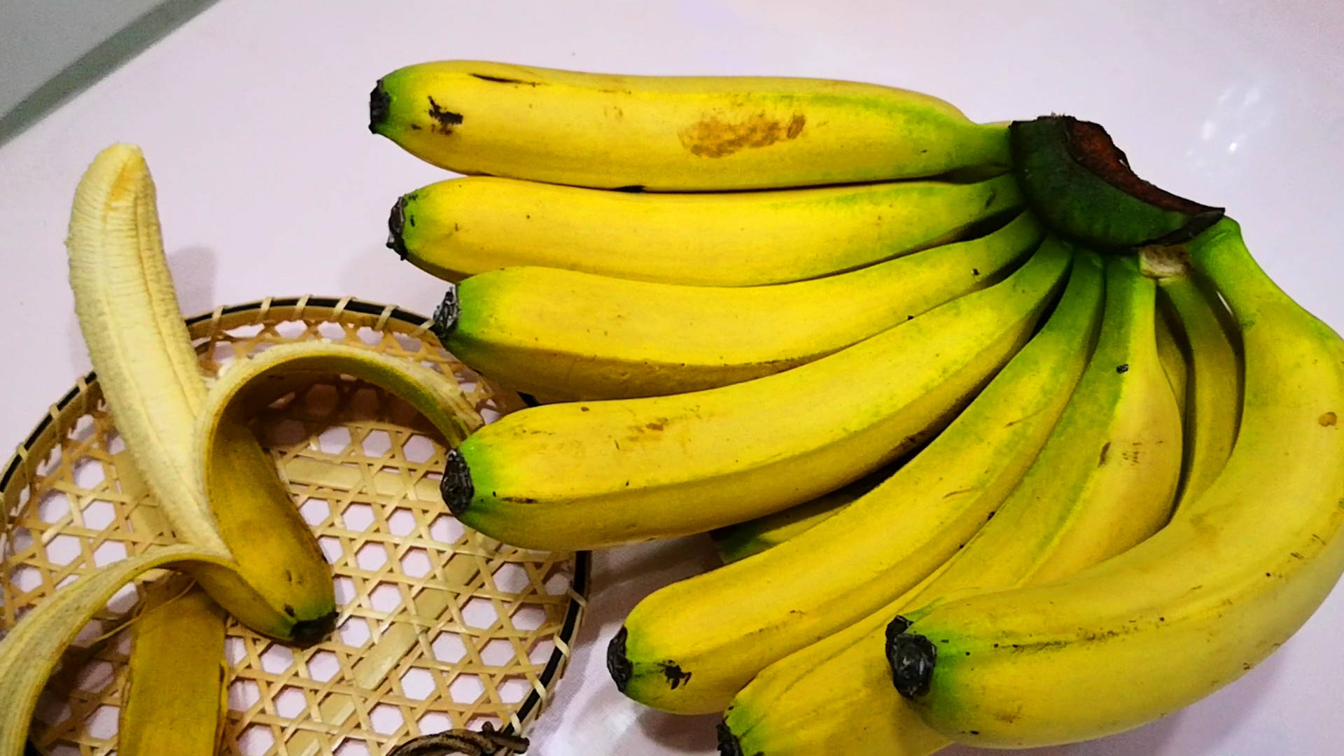 香蕉和芭蕉可不可以一起吃 香蕉和梨酸奶能一起吃吗