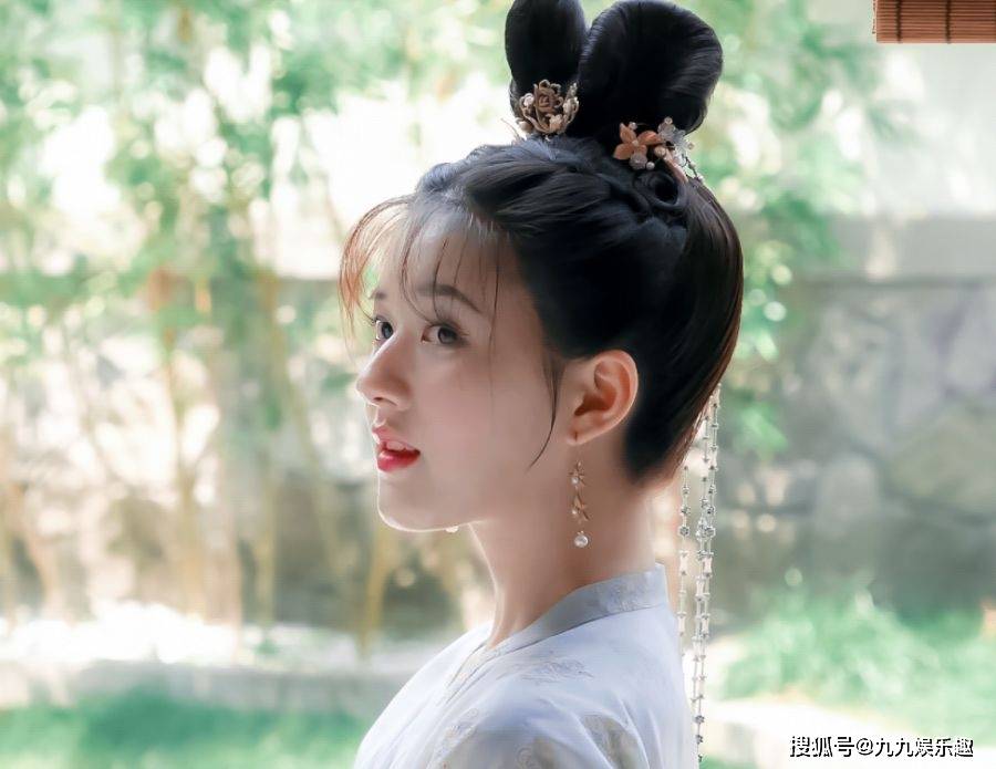 刚把李乐嫣带火 赵露思又有两部古装剧来袭 合作男主都是当红大咖 都是小