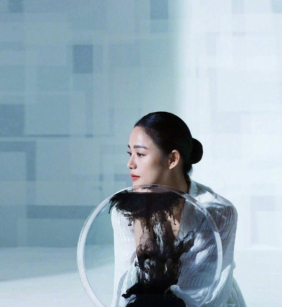 岁月从不败美人 具有东方女性气质的周韵 容颜不变魅力依旧 装饰