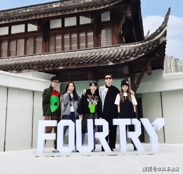 一直觉得米卡很眼熟直到回顾潮流合伙人后那时候他好帅