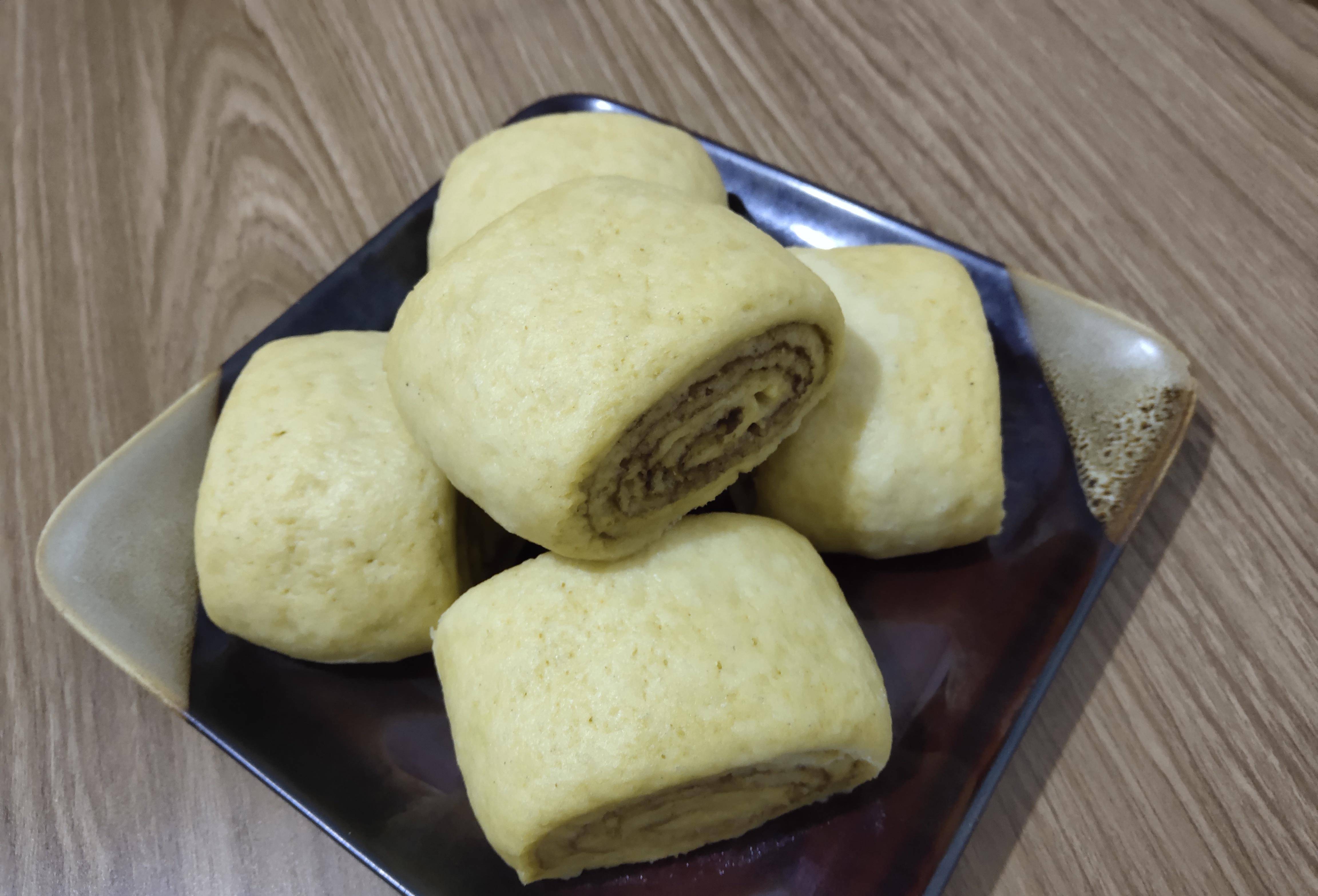 用玉米面做的花卷，比做馒头简单，口感暄软层次多，好吃还有营养
