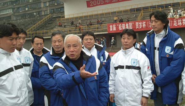 他是南粤足坛的常青树也是最佳清道夫广东队队长池明华