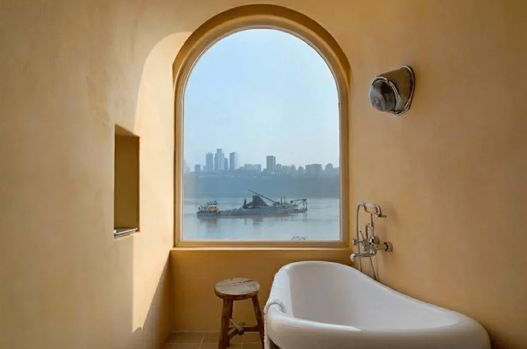 那些让人一眼就觉得惊艳的特色民宿,都用的什么样的窗户?_门窗