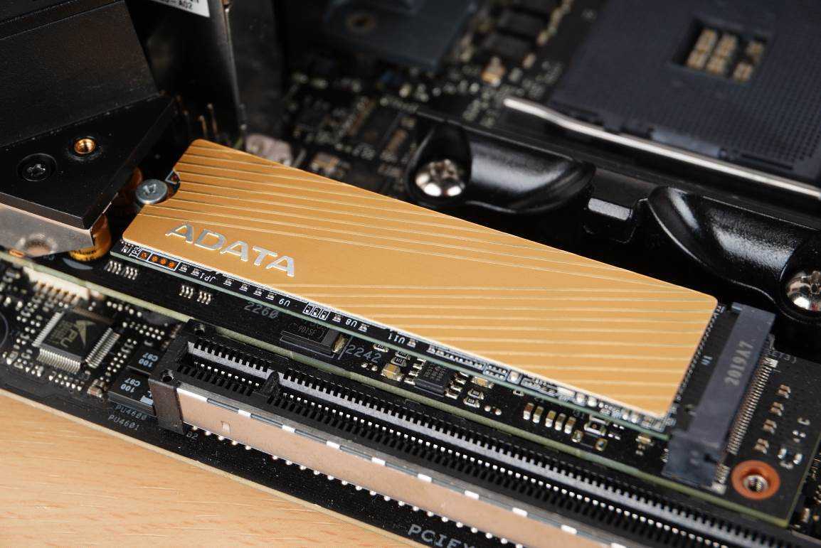 固态方面选了威刚的falcon 512gb固态,支持nvme1.