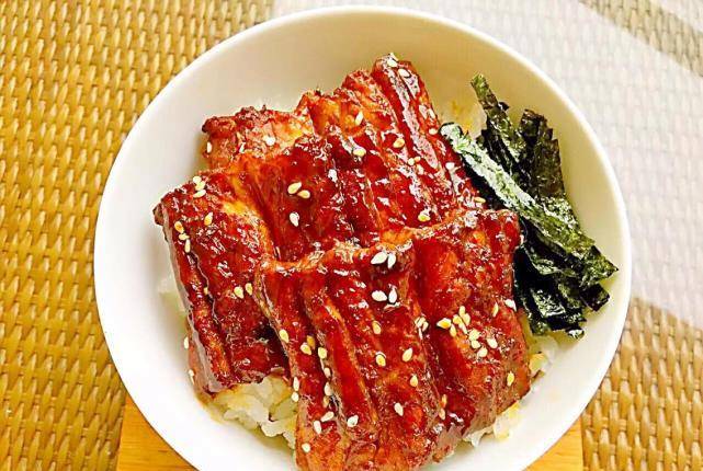 煮鳗鱼要多少分钟 ae56fb0ff51846f592a3cae53c0f636b.jpeg