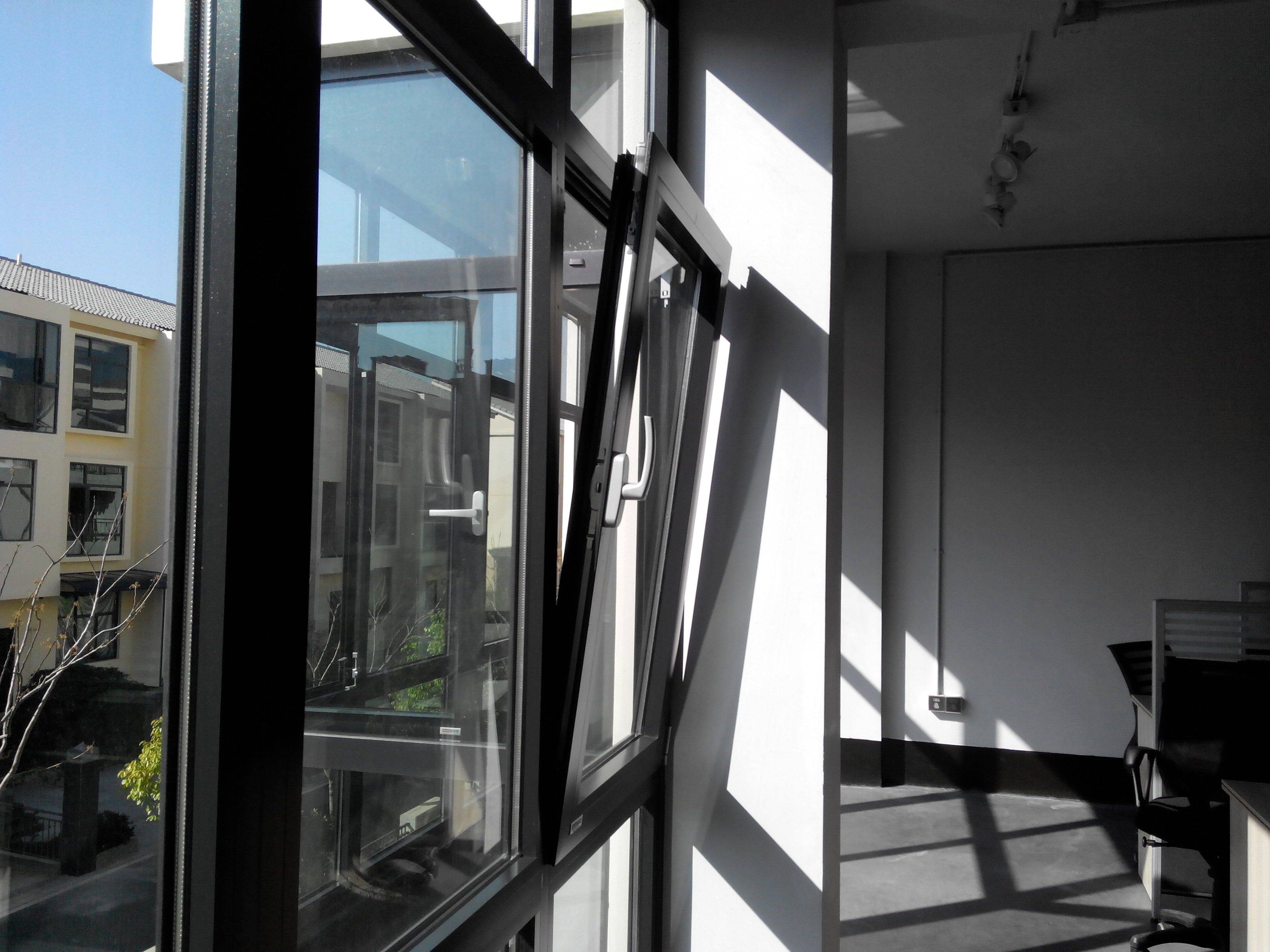 断桥铝门窗怎么选?附常见的门窗避坑攻略,换窗封阳台也不怕吃亏