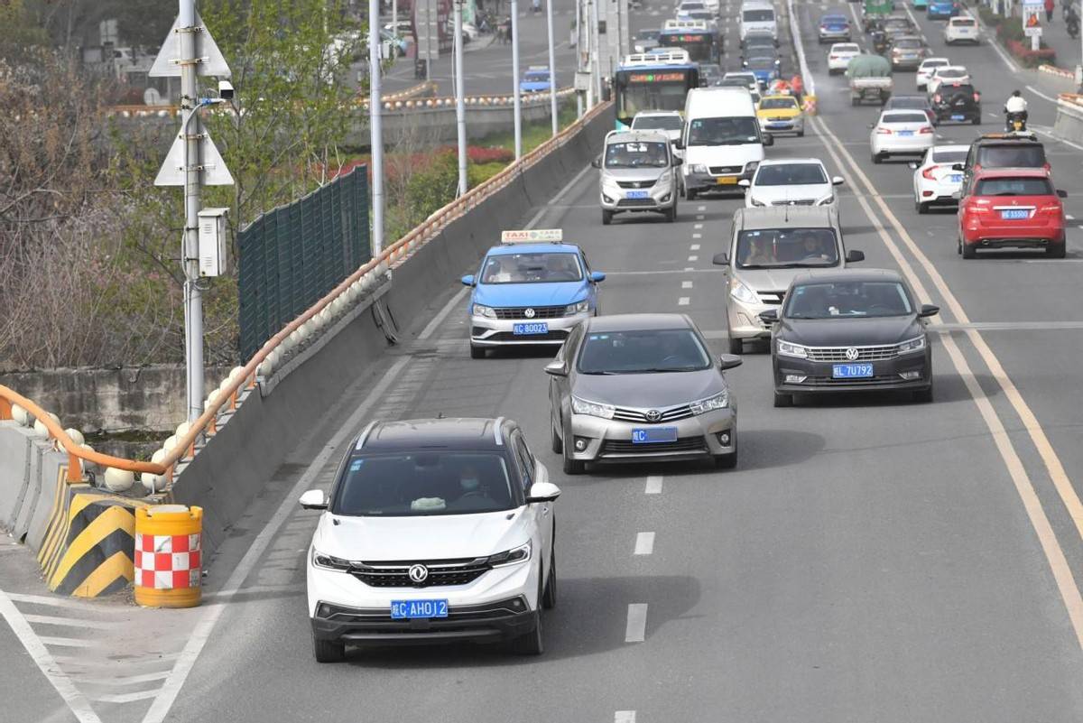 开车变道的技巧都在这强烈建议新手司机多看几遍