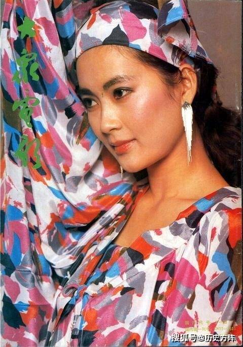 1990年《大众电影》第12期封底:青年演员谭小燕谭小燕,出生于海南省