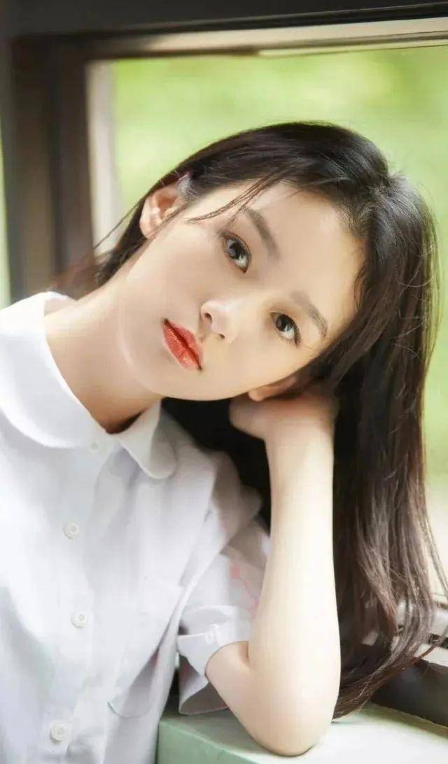 周也个人资料少年的你 7663cf613831412cbfee49343ba4a75c.jpeg