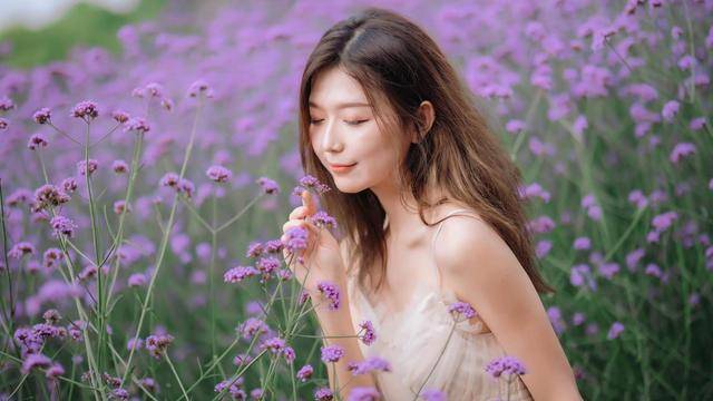 怎么让自己变得更像女生 dbe4e012020544589286d6f62110d53e.jpeg