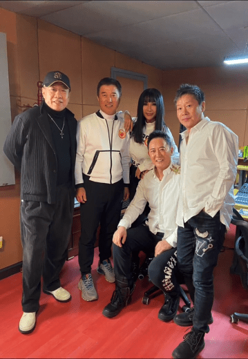 汪正正,磁性嗓音超迷人,他妻子张静宇近照,揭秘两人的感情经历