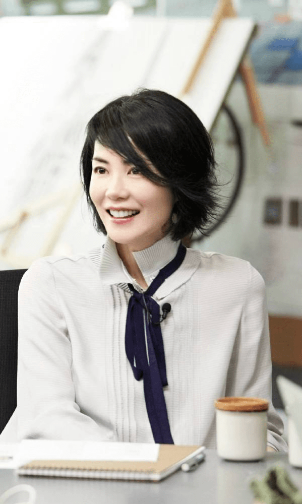 引明星粉们深思:为啥大热的岳云鹏会拒绝天后王菲的微信好友申请?