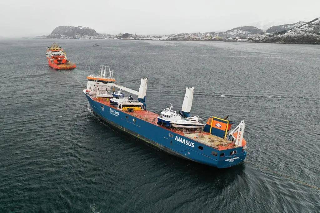 荷兰失事货船海上漂流4天后安全获救船顺船位查询