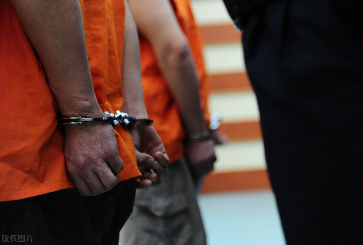 廊坊副局长听到情人丈夫敲门坠楼身亡(廊坊副局长听到