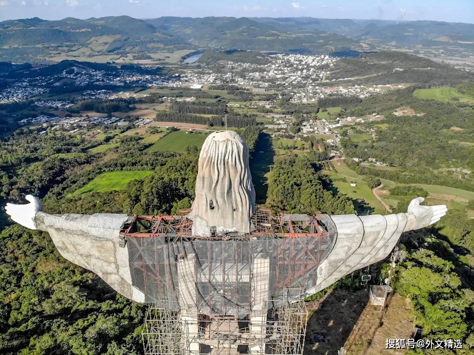 组图：巴西新建基督像，高度超救世基督