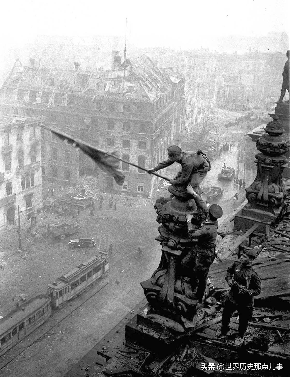 苏军占领德国国会大厦图片