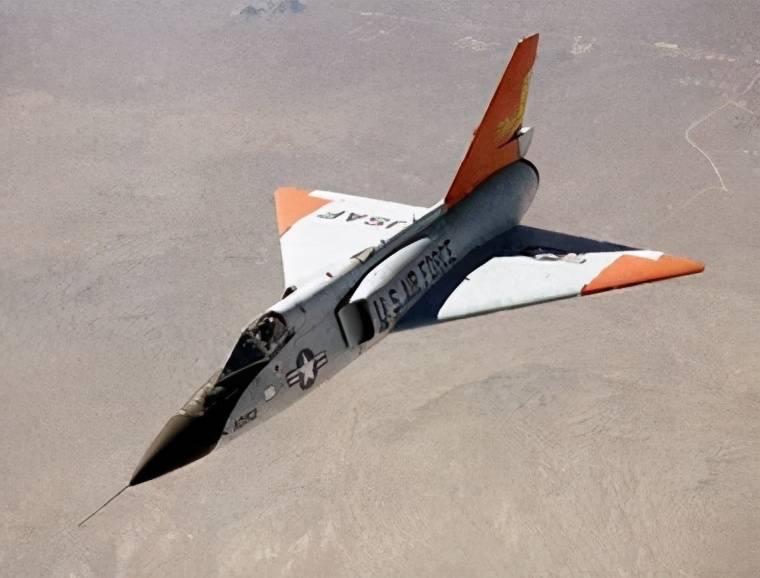 "盗贼"的一生——康维尔b-58超音速战略轰炸机