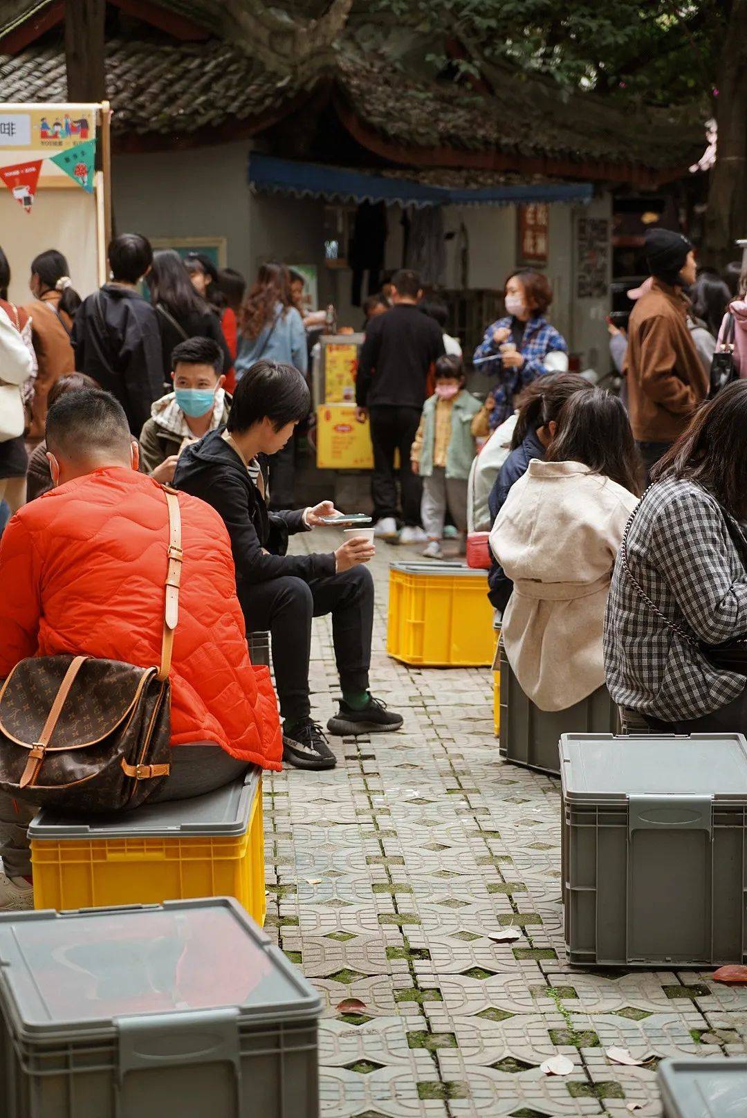 去年吸引了上萬人的咖啡市集，我們又搞了一場。《圖+文》