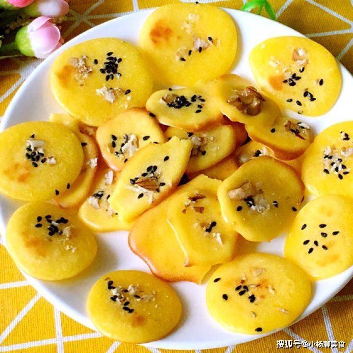 原创一颗核桃二个鸡蛋就能做出美味早餐补钙又补脑最适合孩子吃