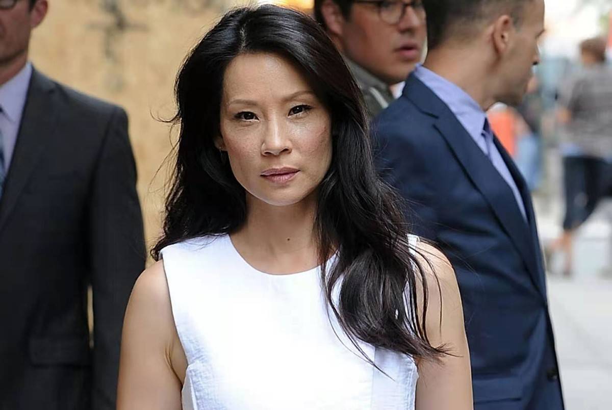 刘玉玲穿镂空抹胸秀身材连雀斑都这么迷人网友梦回霹雳娇娃