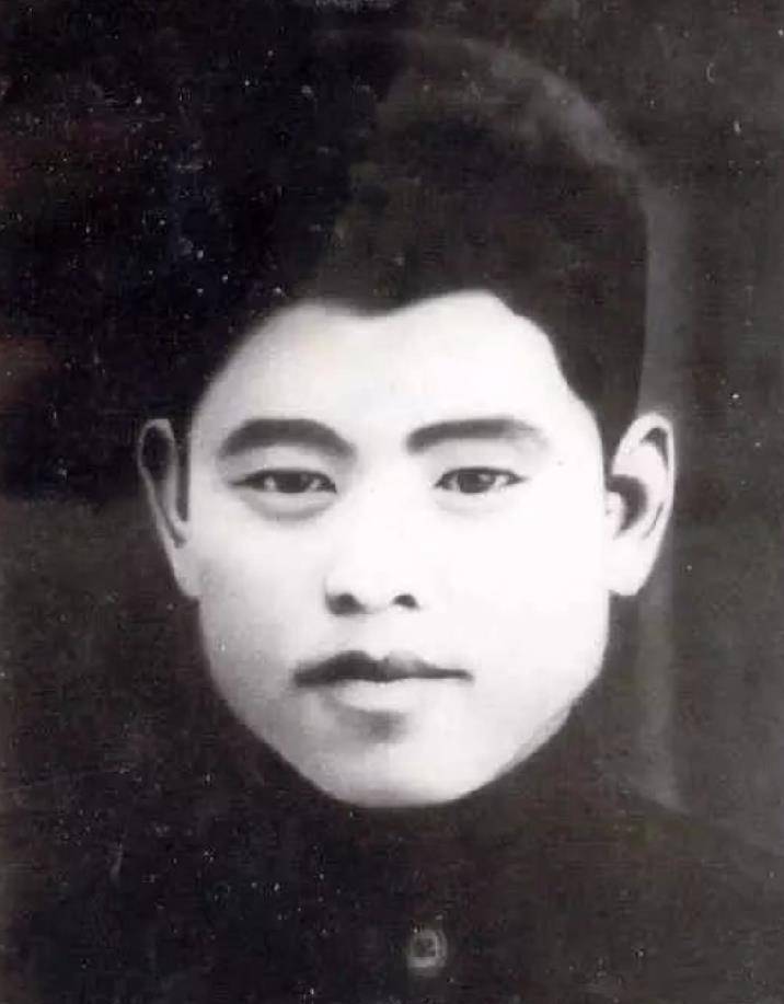 大队长仅带警卫赴宴 日军中将逼迫投降 活张飞 腰里炸弹不同意 韩增