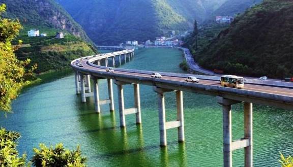 中国最美水上公路，十里春风有你