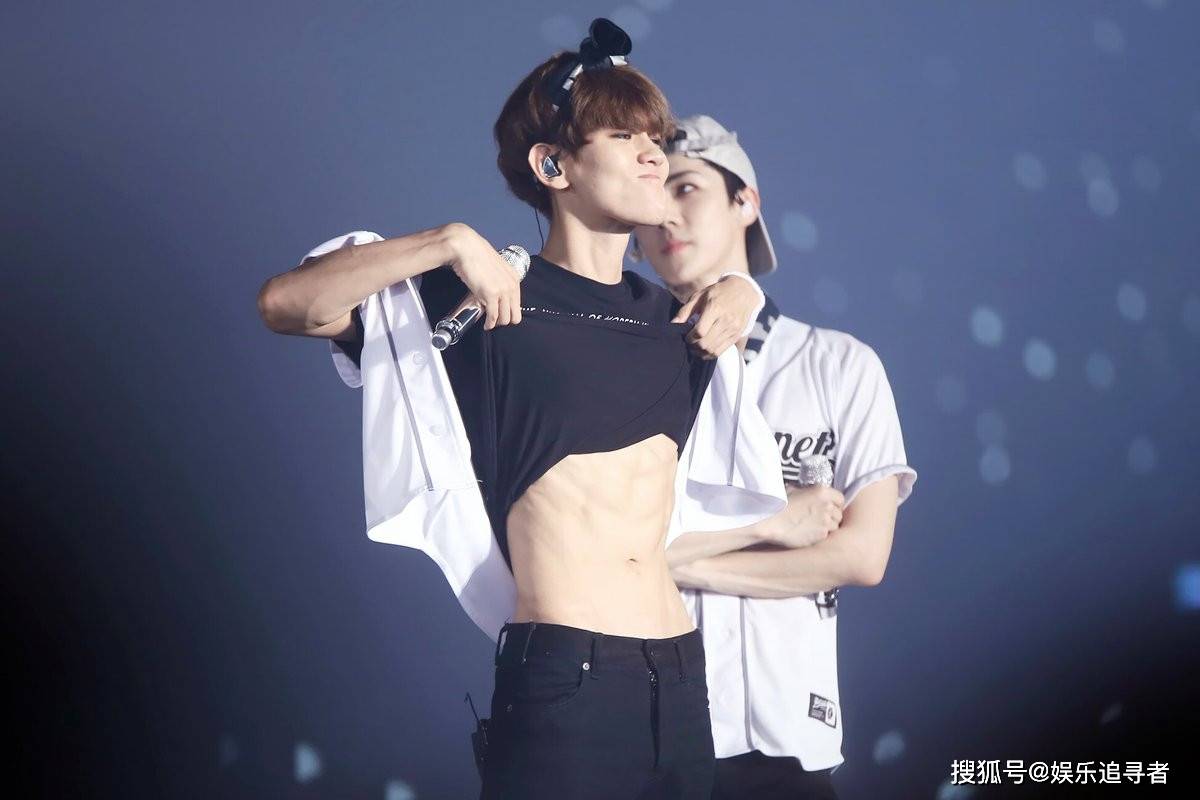 exo边伯贤的腹肌是怎么来的,除了日常锻炼,这才是关键!_her