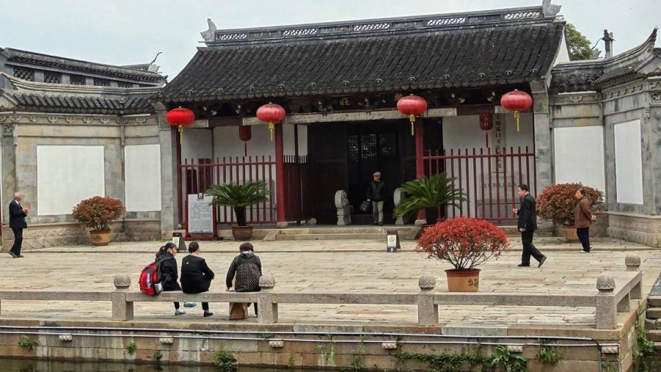 荡口古镇相传是东汉时期孝子丁兰的故里,丁兰是中国24孝子之一,这里