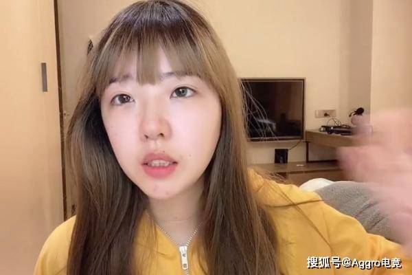 先是因为闺蜜万小七的插足引得一些真爱粉反感,后来林锡又相继被曝出