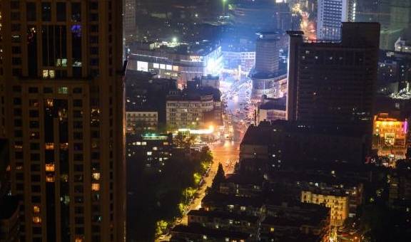 全球城市排名第86的南京夜景你看过吗？登上紫峰大厦即可尽收眼底
