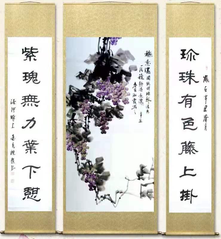 金秀礼先生为徐小琴马淑霞两位女书画家的画作题字制图点赞