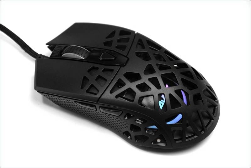 将北京鸟巢元素融入鼠标，这款轻量化设计的洞洞鼠有点不一样