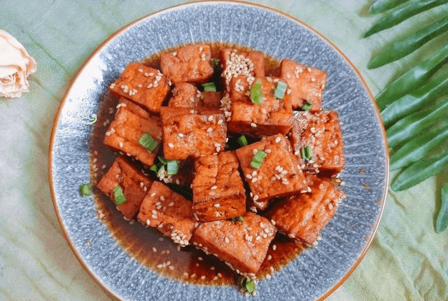 豆腐這樣做,每次上桌都吃光,不用加水,美味又解饞,太好吃了_可樂