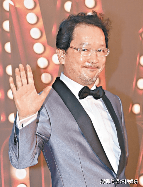 廖启智葬礼举行妻子陈敏儿携俩儿子现身送别丈夫最后一程