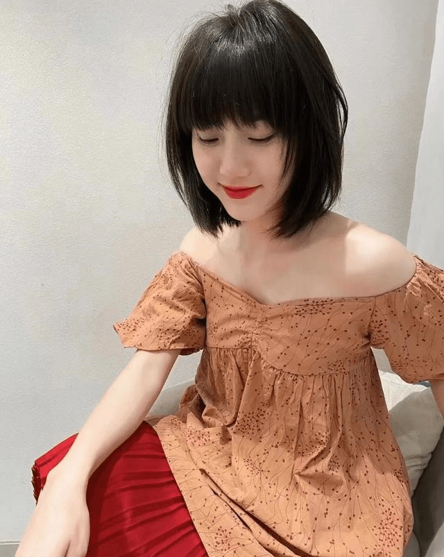 齐刘海怎么剪显长又干净 57d2e38d38394c8cb5b5c84b4f7a4c34.png