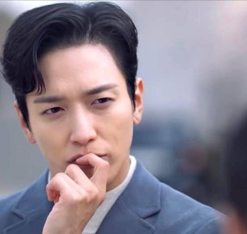 六块腹肌郑容和搭配40岁风情张娜拉你们的鬼片画面为何是甜的