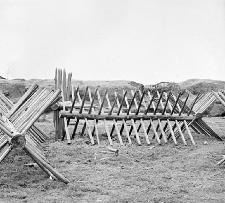 近代战争中的拒马在英军当中,倒是第1近卫骑兵团的凯利上尉说得清楚