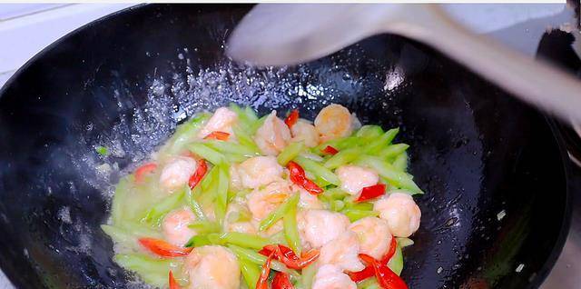 虾仁炒黄瓜怎么炒好吃窍门 0eda8cf60aae41a1844e26c848900c35.jpeg