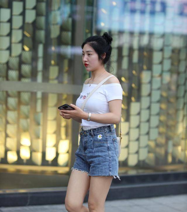 怎么追大学生的妹子 48efea796b67415b8adb664b61f17a3f.jpeg