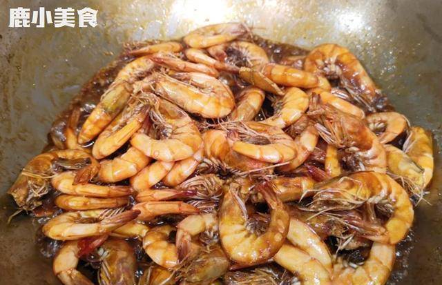 油焖大虾最正确的方法放啥 94c306b7fa3941f186ef9176519aa3e7.jpeg
