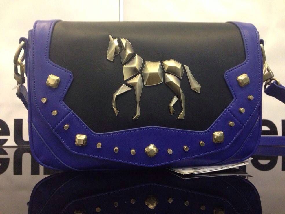 从欧洲到纽约和香港,手提包品牌lapalette被粉丝们亲切地称为"马袋"