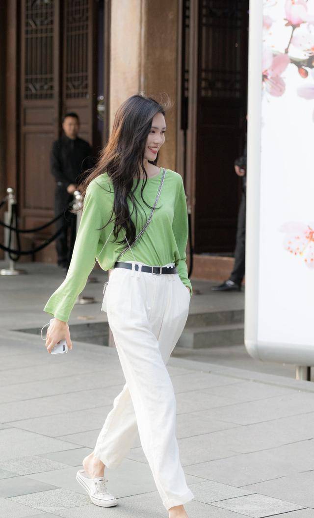 怎么穿衣服才不土气 8aad8d5b26724558adda791d19c5f9d8.jpeg