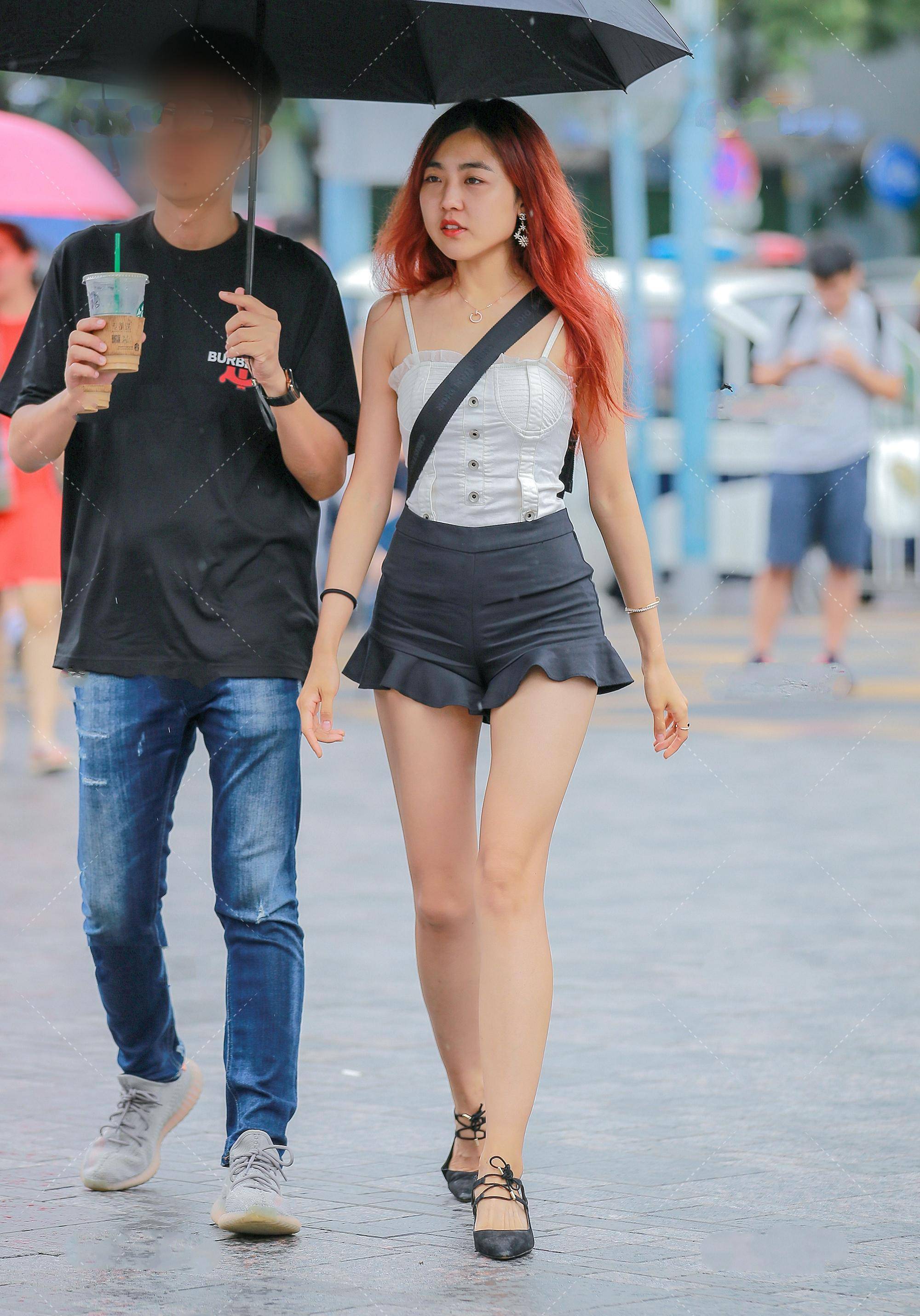 原创设计感满满的木耳边上衣搭配木耳边短裤可爱感十足的清爽穿搭