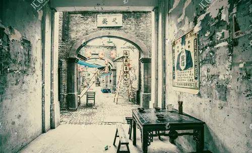 梧桐婆娑是霓虹灯光下名媛们婀娜的背影是小资风情的是纸醉金迷的上海